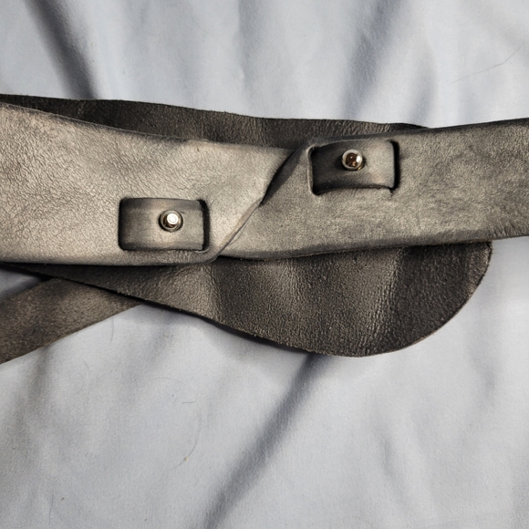 Brave women's grey Italian leather belt - Picture 5 of 10